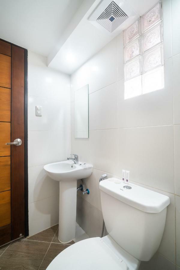Oyo 199 Solange Apartelle Davao Exterior photo